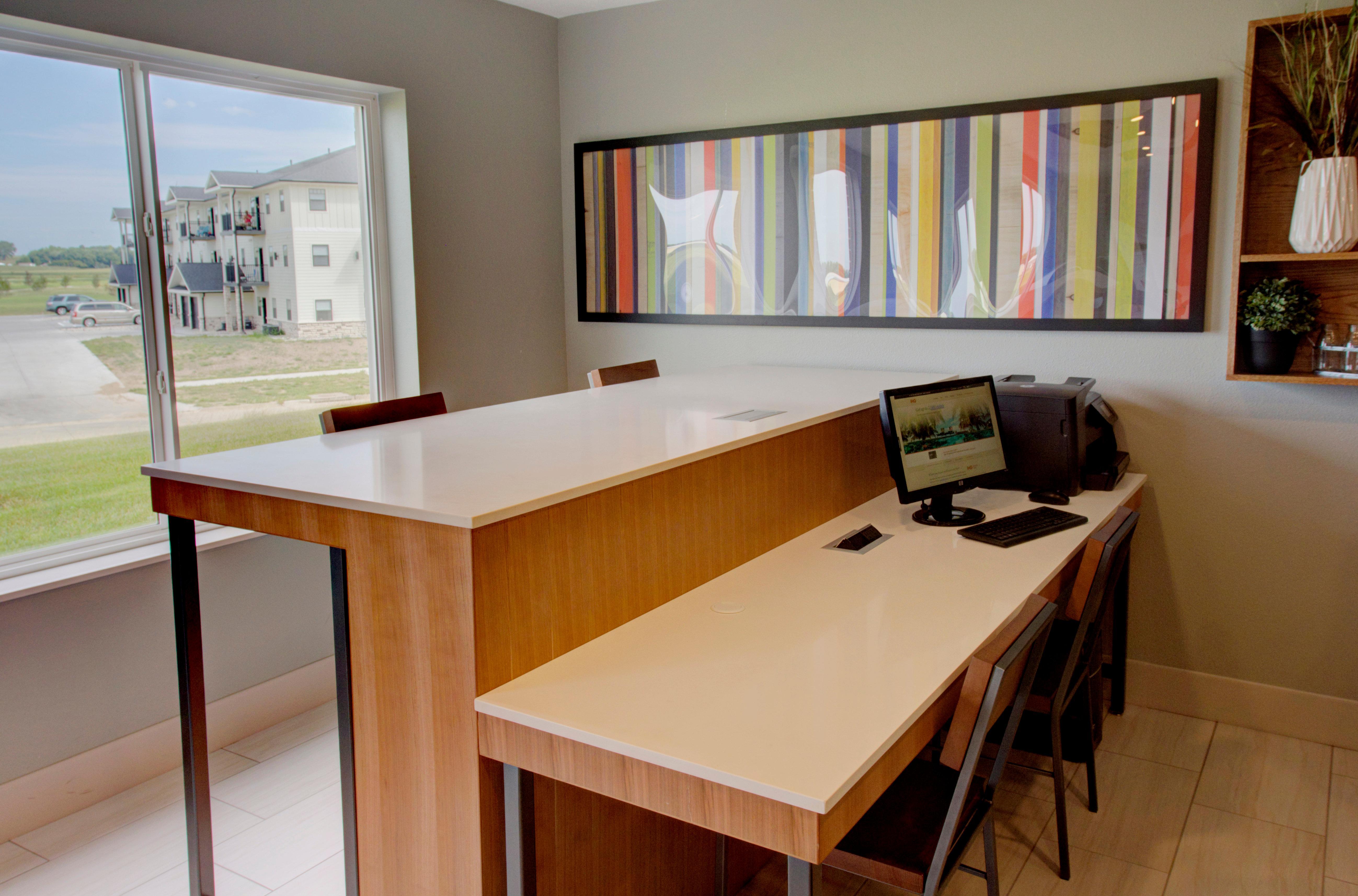 Holiday Inn Express & Suites Le Mars By Ihg Exterior photo